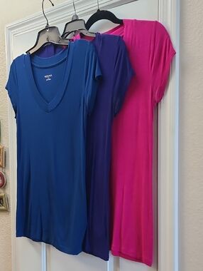 VARIOUS 3 Long V Neck Rayon Tees. Size S.  Blue Fuschia Pink And Purple